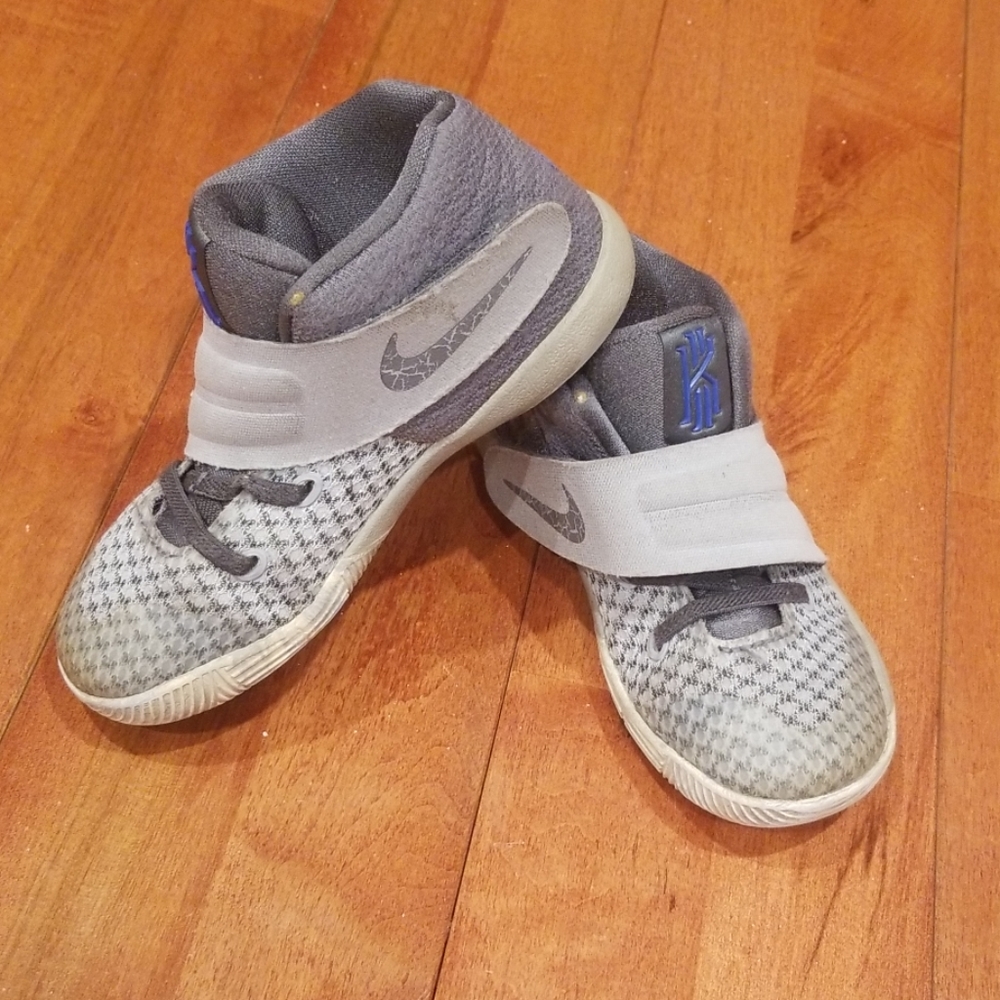 Nike toddler boy 9 sneakers